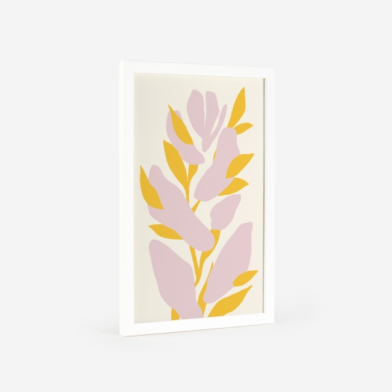 Poster de um arranjo floral com formas abstratas em tons de rosa e amarelo, representando flores e folhas num fundo claro. 5